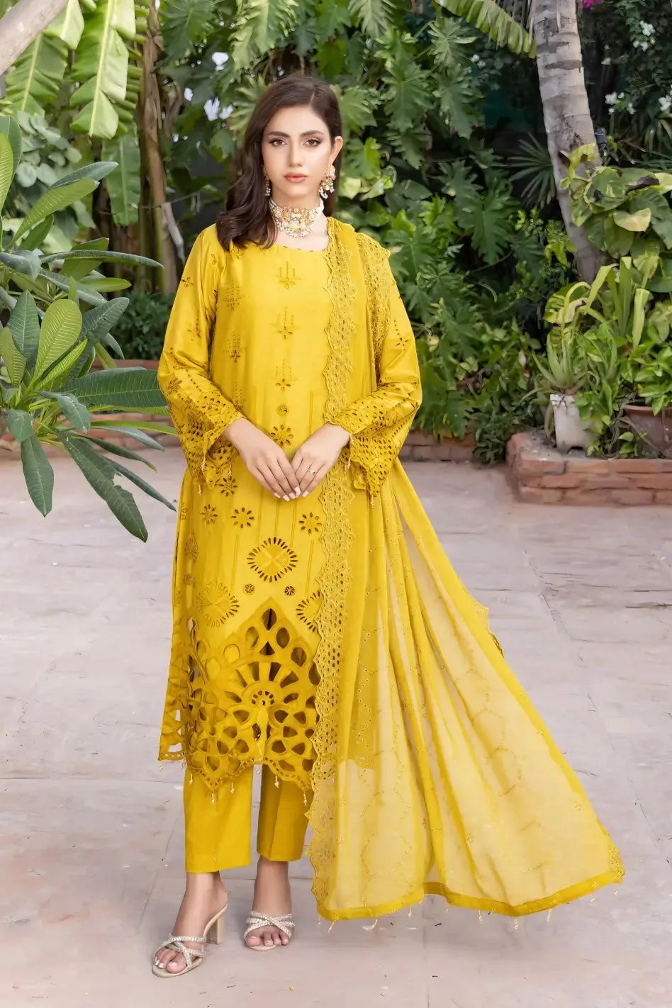 3 PIECE | Lawn/Schiffli Shirt | Lawn Trousers | Schiffli Chiken Pure Dupatta | AFRAZ