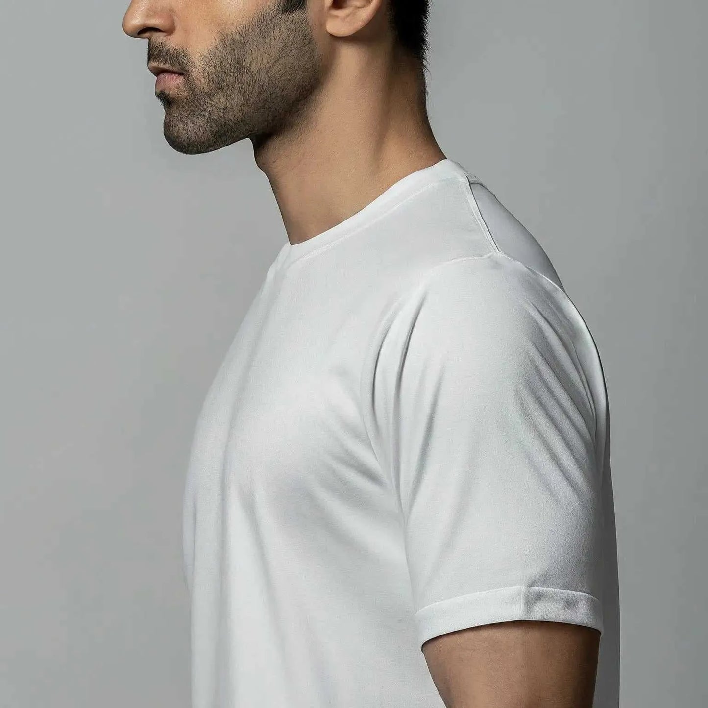 Buy white t shirt online in pakistan. cash on devlivery. visit https://afraz.pk to buy more outfit items