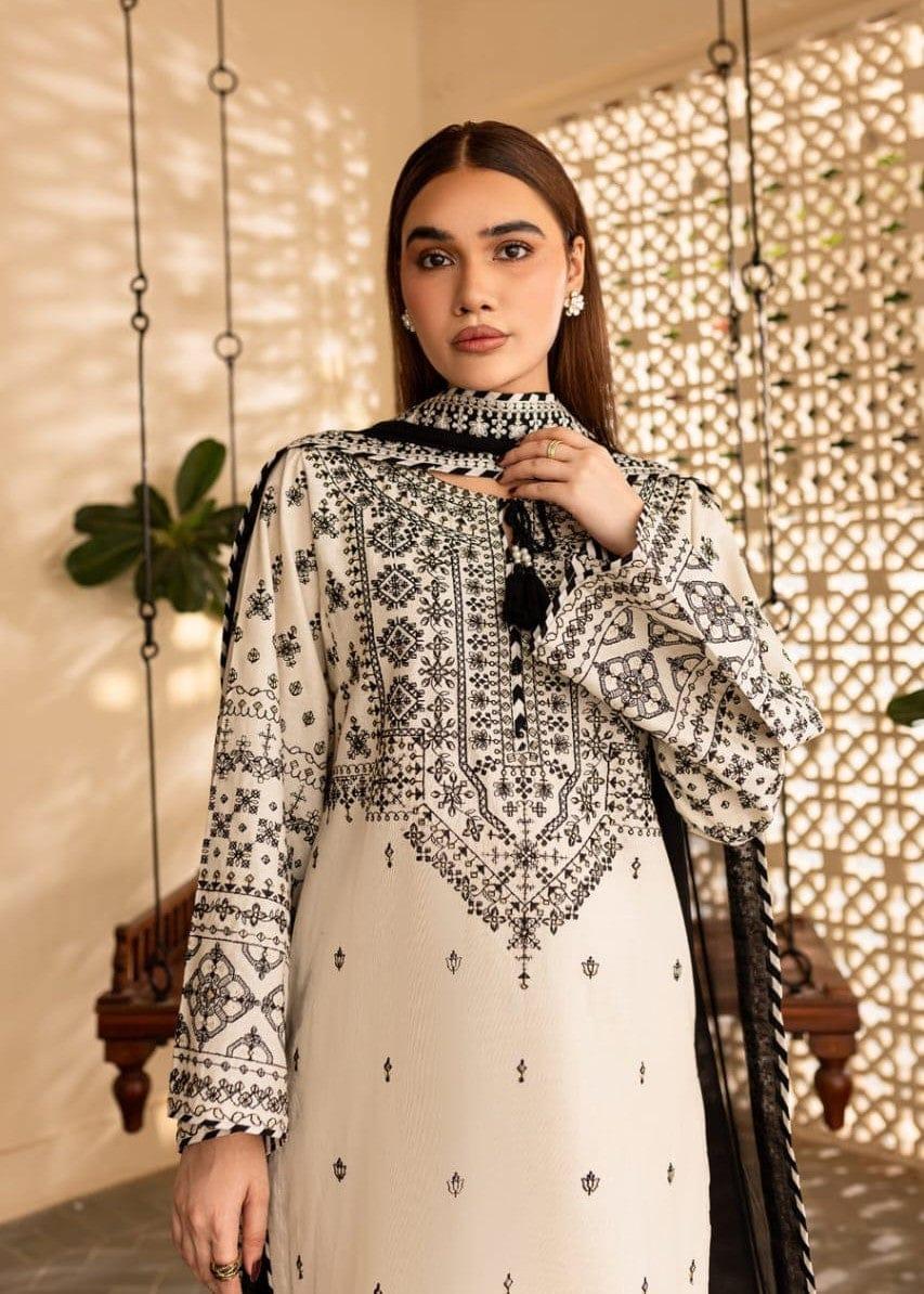Women’s Embroidered Cotton 3PC Suit – Premium Lawn Style (Medium & Large)