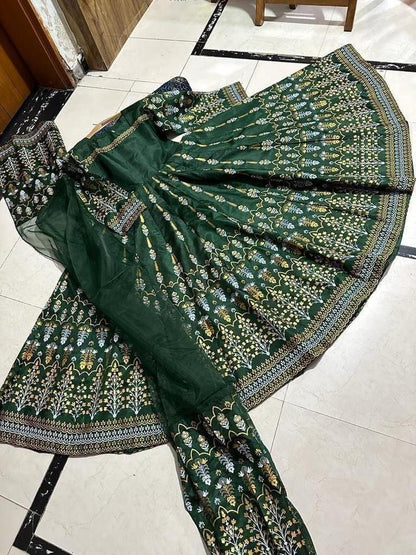 Green Silk Embroidered Maxi Suit 3 Pcs Medium